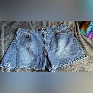 Angels Jean Shorts Size 18
